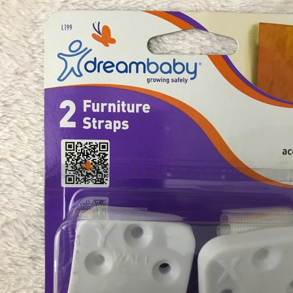 ✨✨5/$10✨✨Dreambaby 2 Furniture Straps Helps Secure Furniture To Wall Prevents - Picture 4 of 11